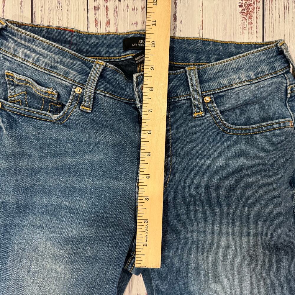 True Religion Becca Mid Rise Bootcut Stretch Jeans Medium Wash Size 27 - Picture 8 of 10